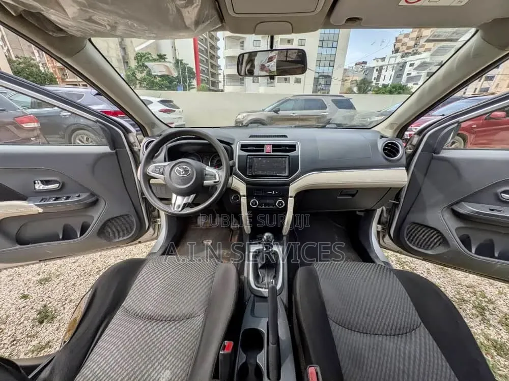 Toyota Rush 2021 Gris