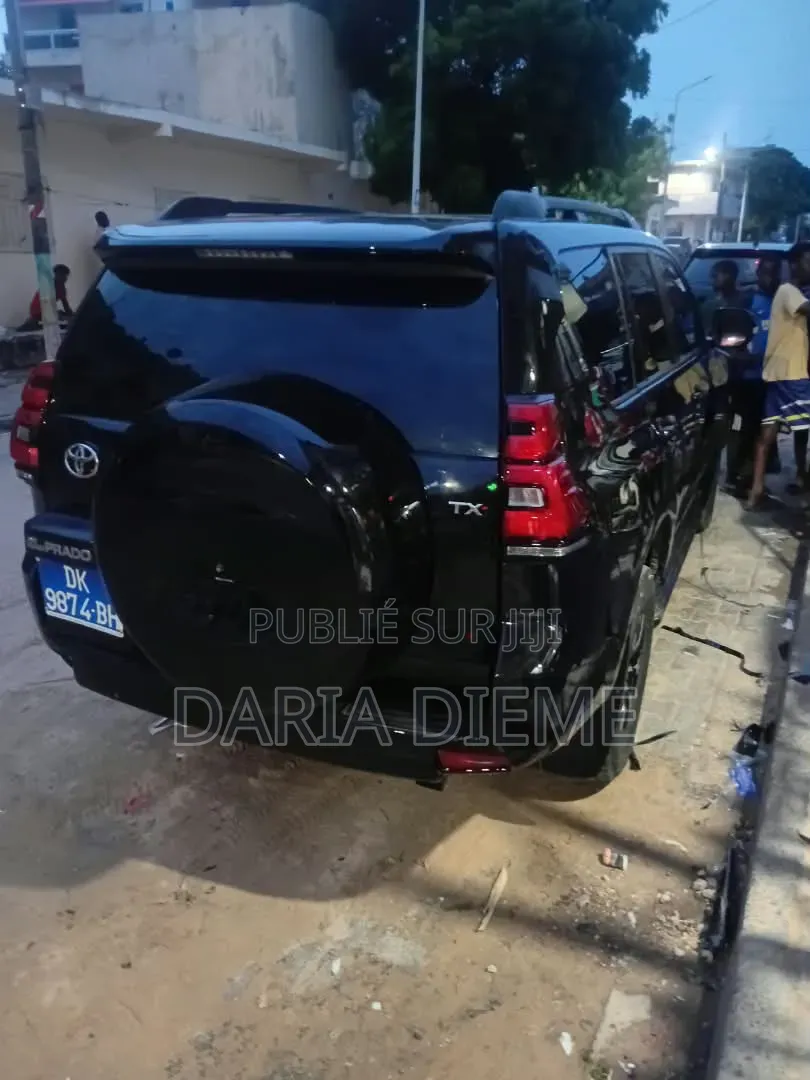 Toyota Land Cruiser Prado 2016 Noir