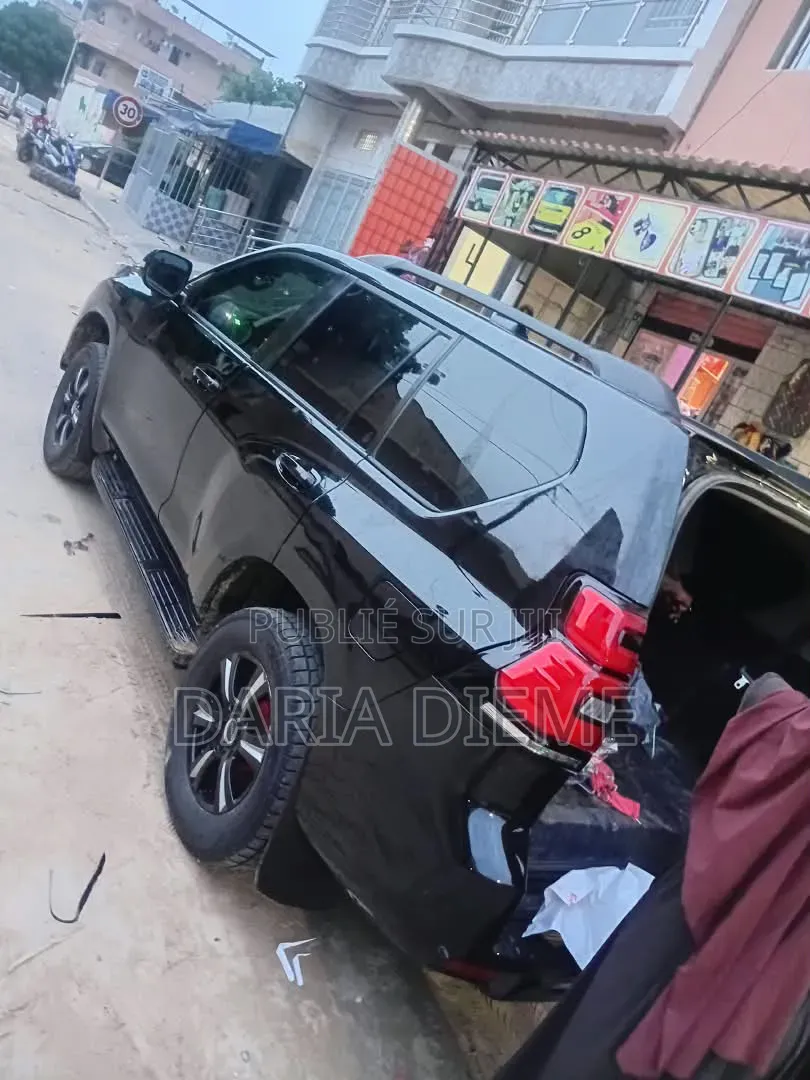 Toyota Land Cruiser Prado 2016 Noir