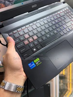 Nouveau Ordinateur portable MSI Katana 15 16GB Intel Core i7 SSD 512GB