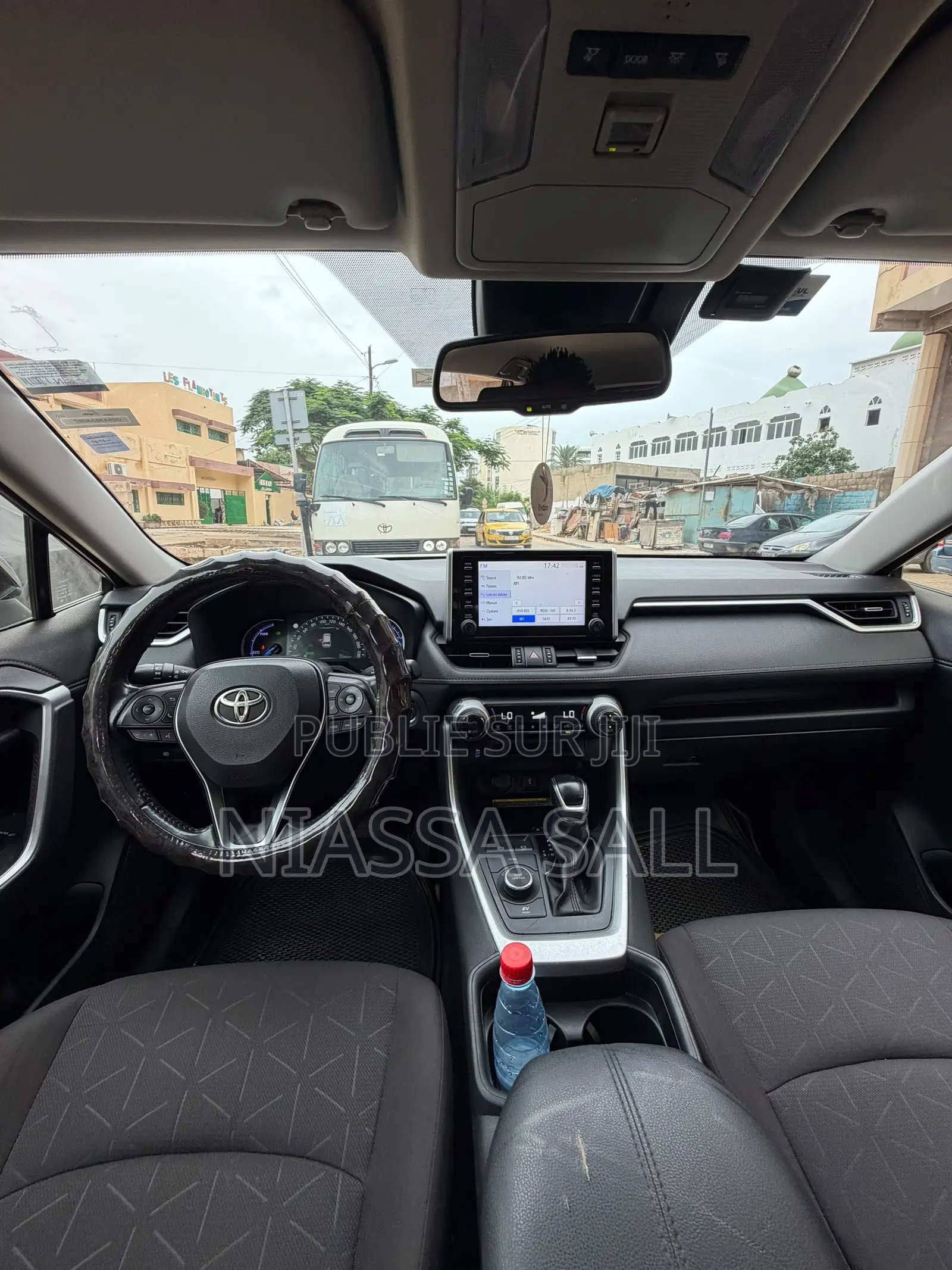 Toyota RAV4 XLE AWD 2020 Gris