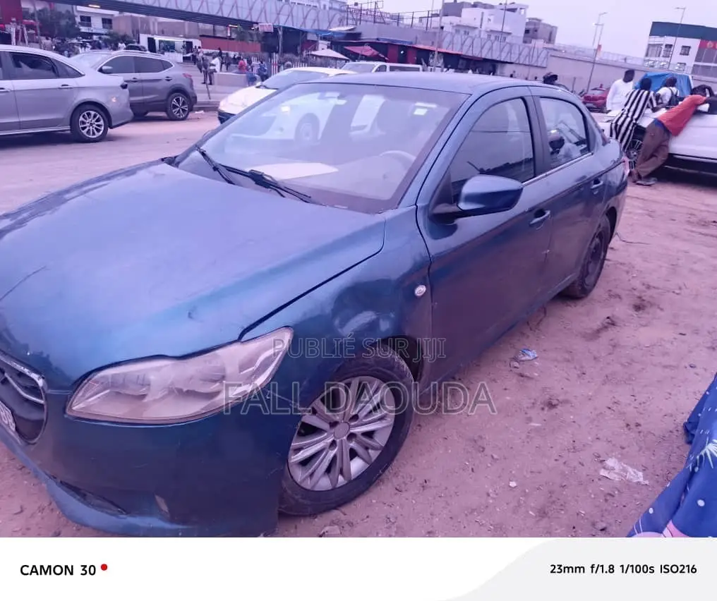 Peugeot 301 2016 Bleu