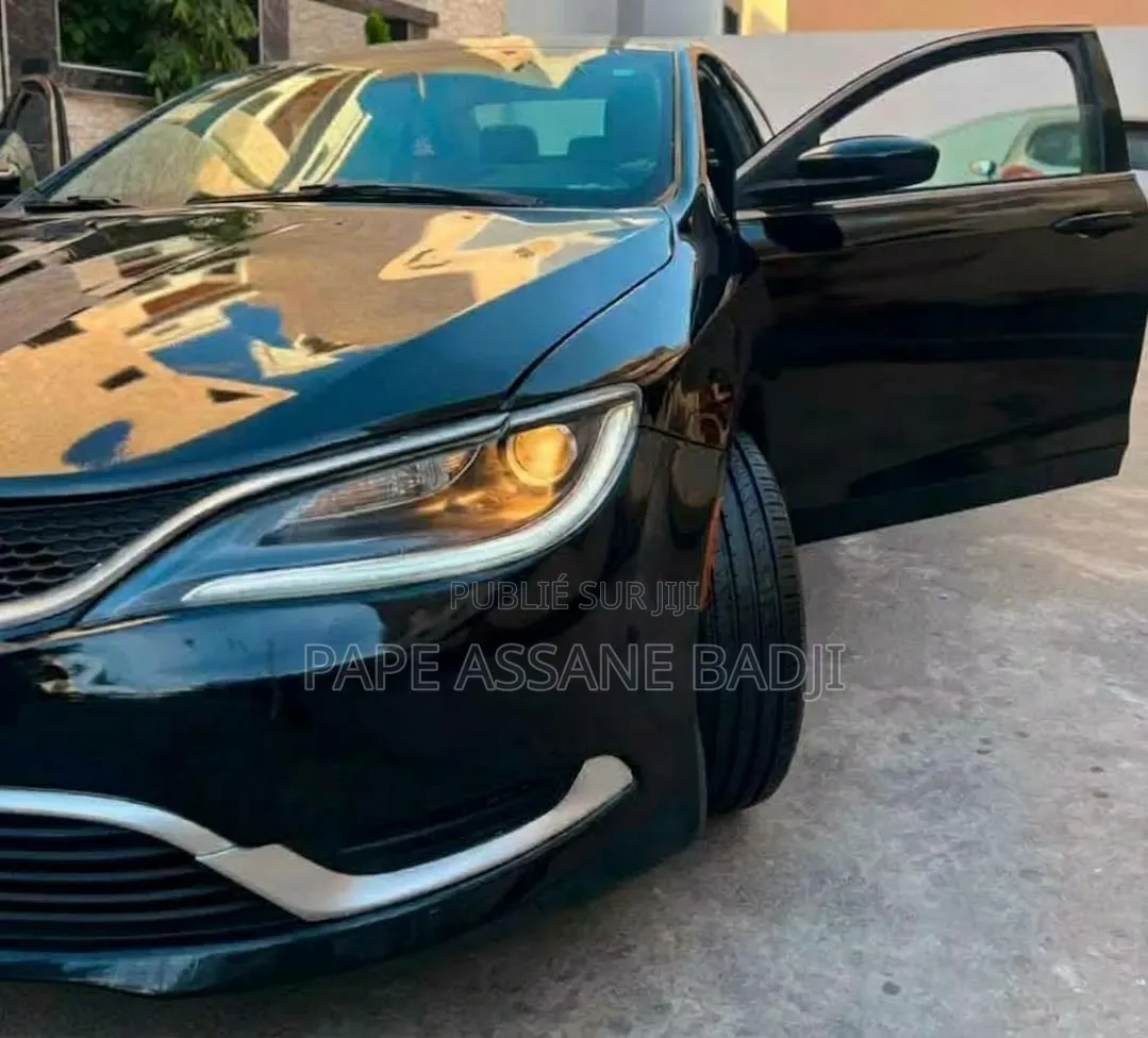 Location Chrysler 200 2016