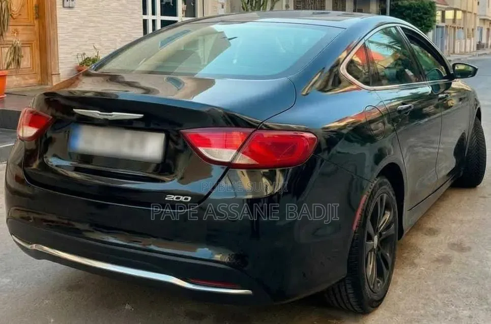 Location Chrysler 200 2016