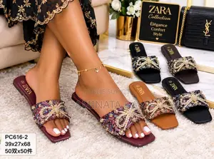 Vente De Chaussures Très Chic Pour Femme