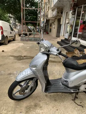 Nouveau Piaggio Scooter 2026 Gris
