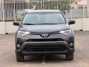 Toyota RAV4 2018 Gris