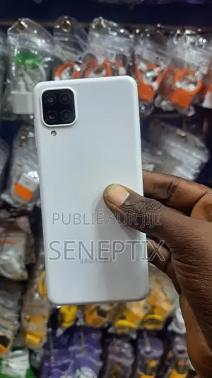 Nouveau Samsung Galaxy A12 64 GB Noir