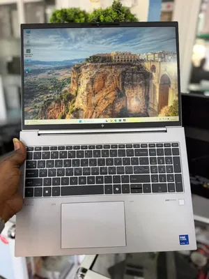 Nouveau HP ZBook Firefly 16 G10 32GB Intel Core Ultra 7 SSD 1T
