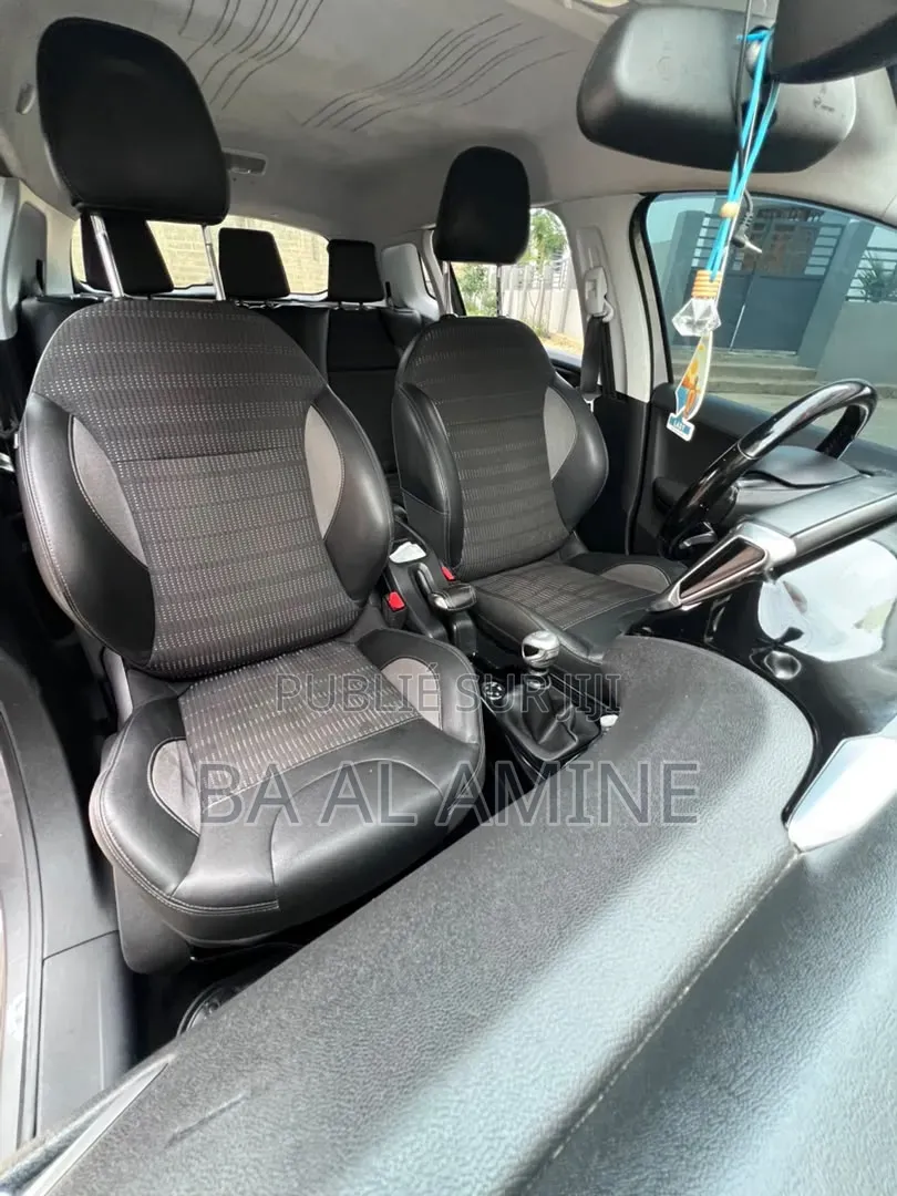 Peugeot 2008 2017 Gris