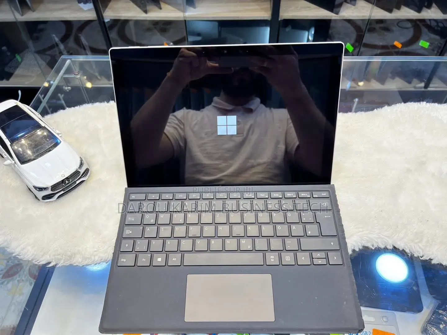 Nouveau Microsoft Surface Pro 7+ 16GB Intel Core i5 SSD 256GB