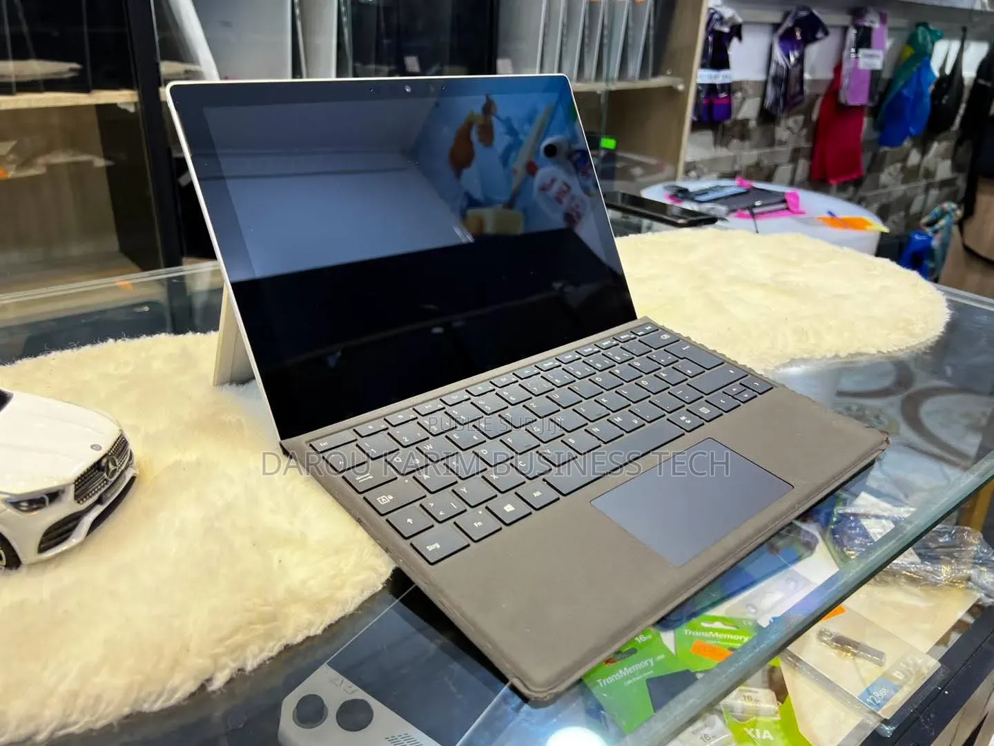 Nouveau Microsoft Surface Pro 7+ 16GB Intel Core i5 SSD 256GB