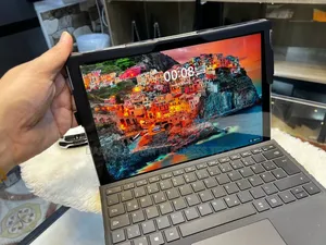 Nouveau Microsoft Surface Pro 7+ 16GB Intel Core i5 SSD 256GB