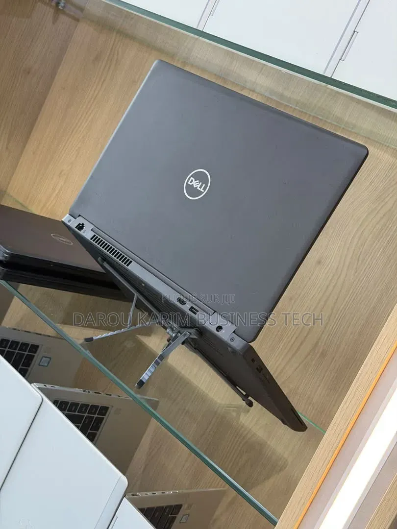 Nouveau Dell Latitude 5591 16GB Intel Core i7 SSD 256GB