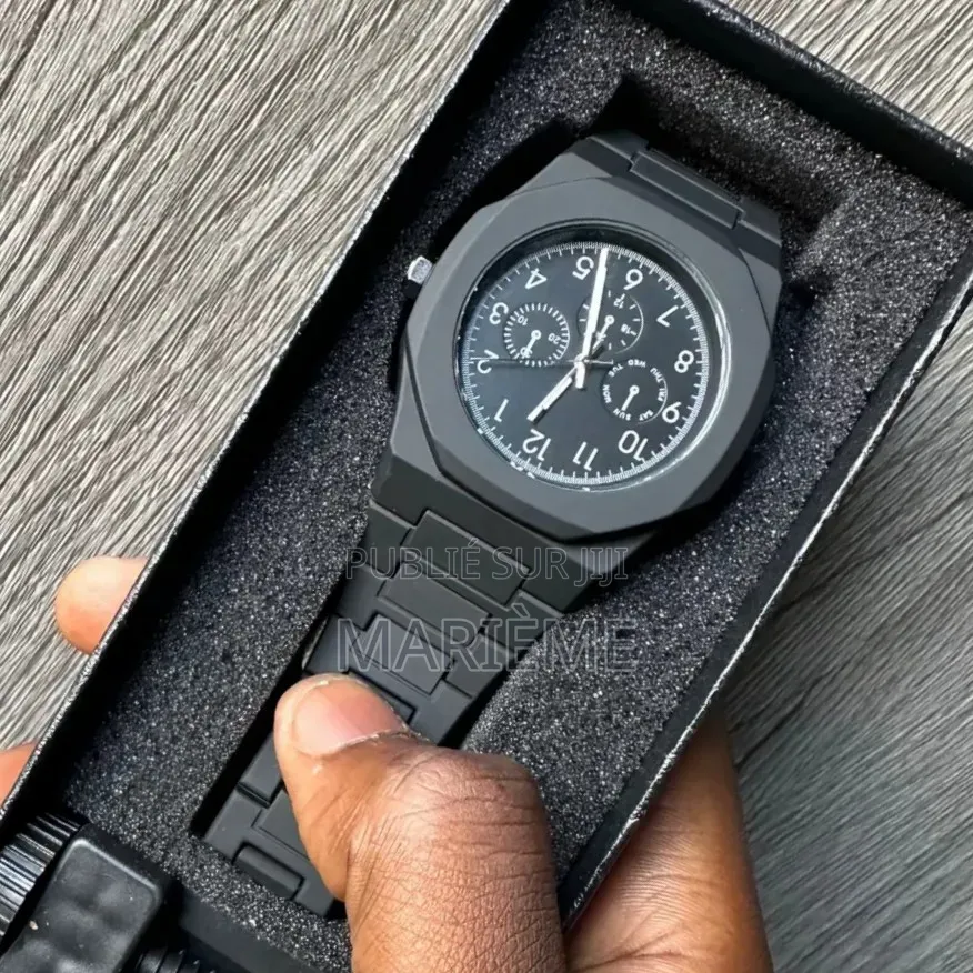 Montre en Polycarbonate Ultra Légère Et Résistante - Neuf