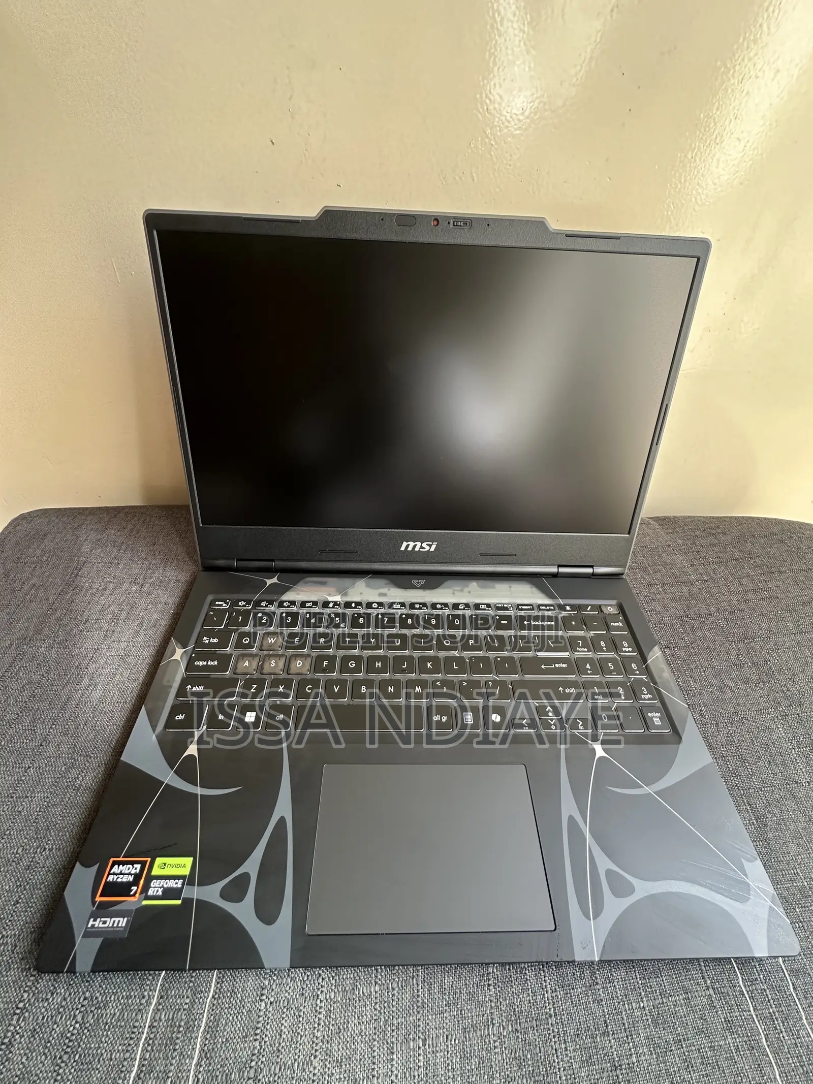 Nouveau Ordinateur portable MSI Cyborg 15 16GB AMD Ryzen 7 SSD 1T
