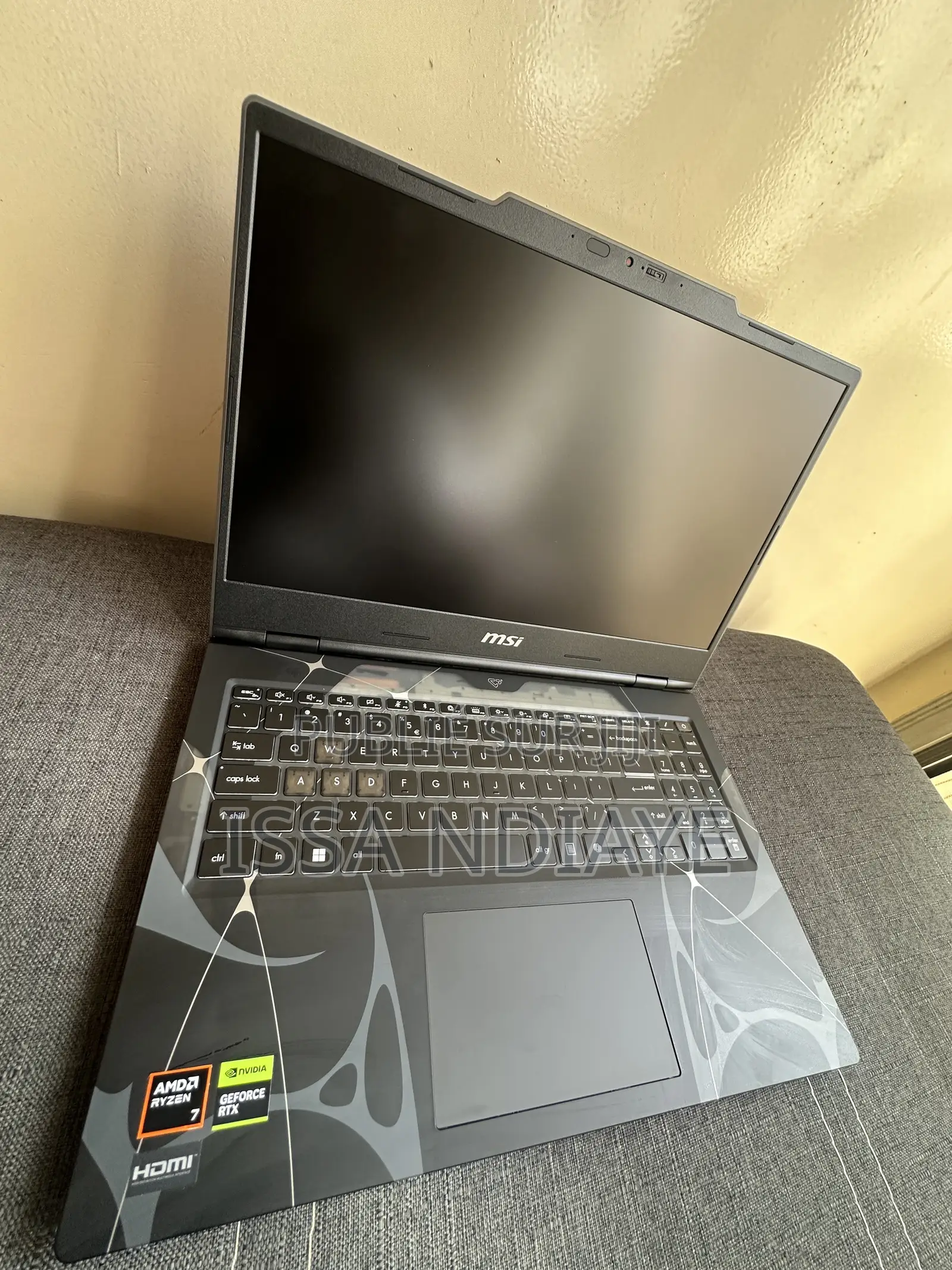Nouveau Ordinateur portable MSI Cyborg 15 16GB AMD Ryzen 7 SSD 1T