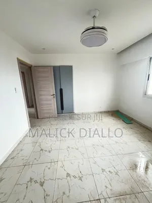3chbre Appartement dans Diallomalick, Mermoz Sacré-Cœur à Louer