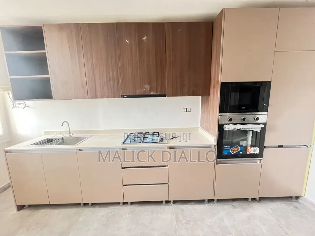 3chbre Appartement dans Diallomalick, Mermoz Sacré-Cœur à Louer