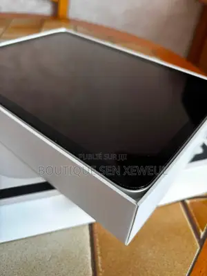 Nouveau Apple iPad (2025) 256 GB Gris