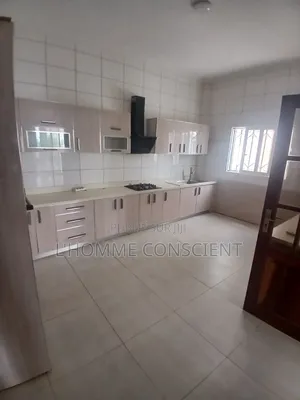 7chbre Villa dans Fallou Gassama, Almadies à Louer