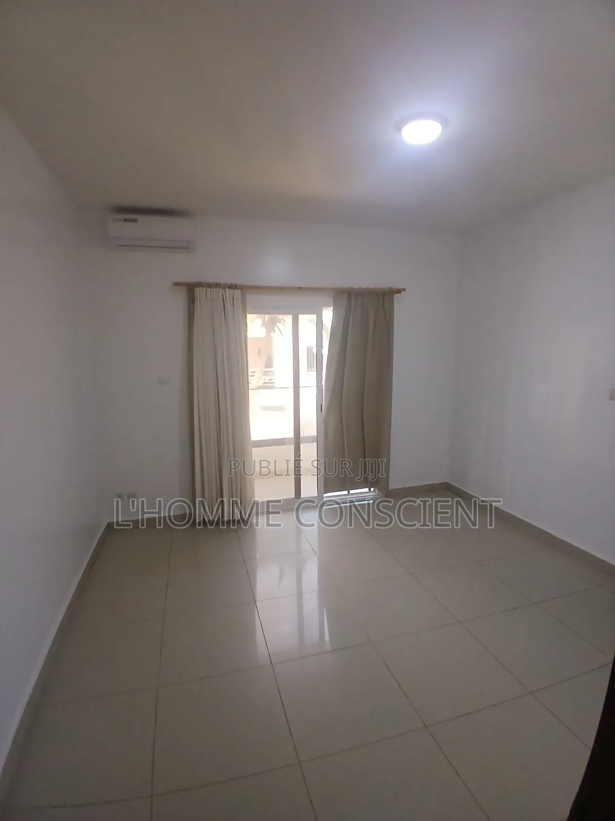 7chbre Villa dans Fallou Gassama, Almadies à Louer