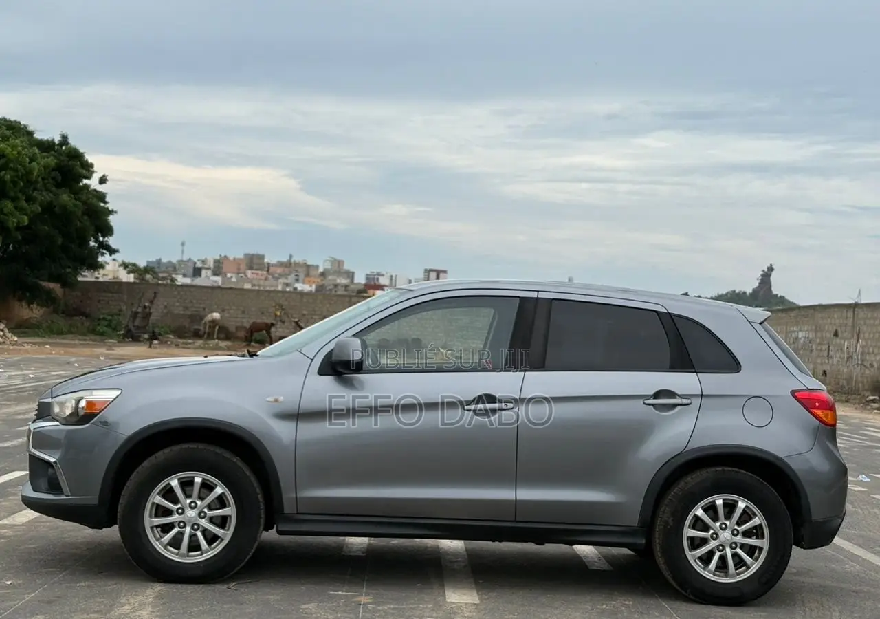 Mitsubishi RVR 2016 Gris