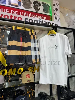 Ensemble Vêtements Et Short Supreme