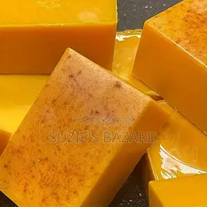 Savon À Base De Curcuma Et d'Acide Kojic