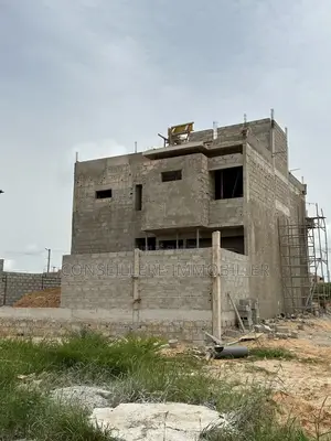 Villas À Vendre À Ndiakhirate