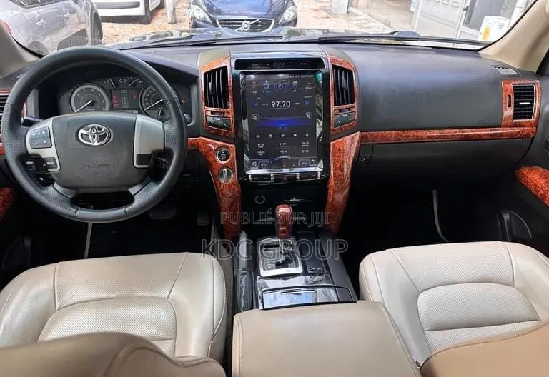 Toyota Land Cruiser 2011 Noir
