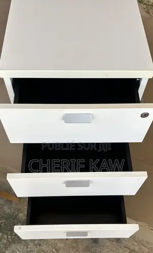 Commodes Bureau
