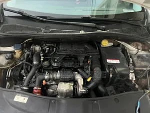 Peugeot 2008 2016 Blanc cassé