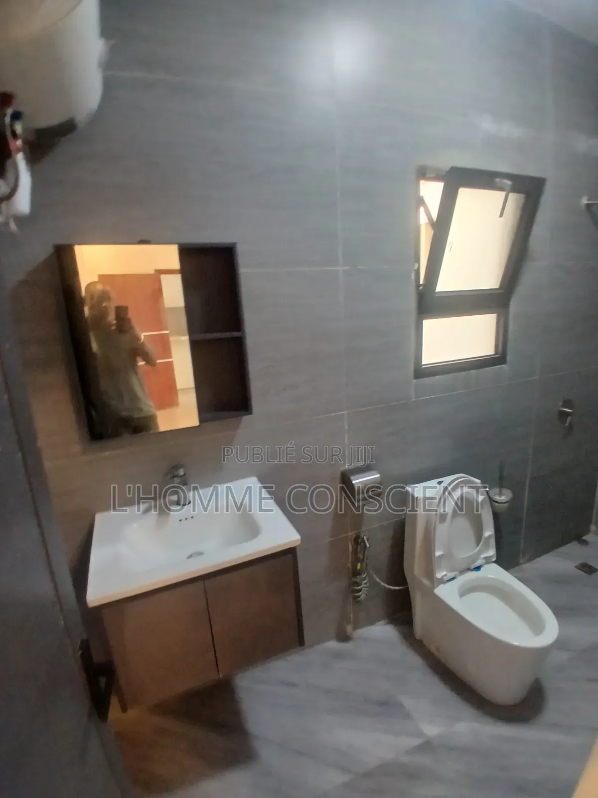 1chbre Appartement dans Fallou Gassama, Almadies à Louer