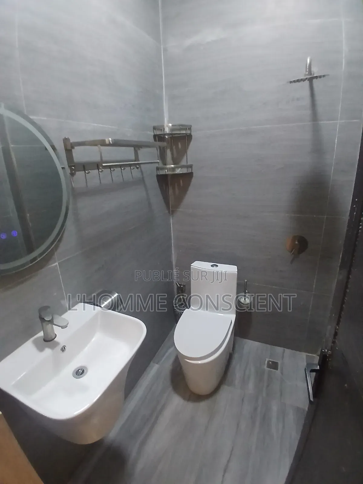 1chbre Appartement dans Fallou Gassama, Almadies à Louer