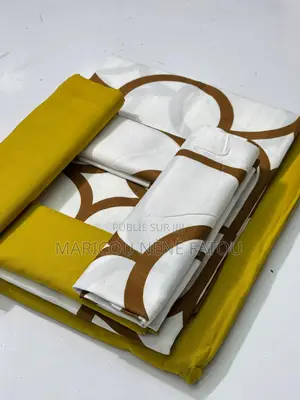 2 Draps De Lits Et 4 Oreillers
