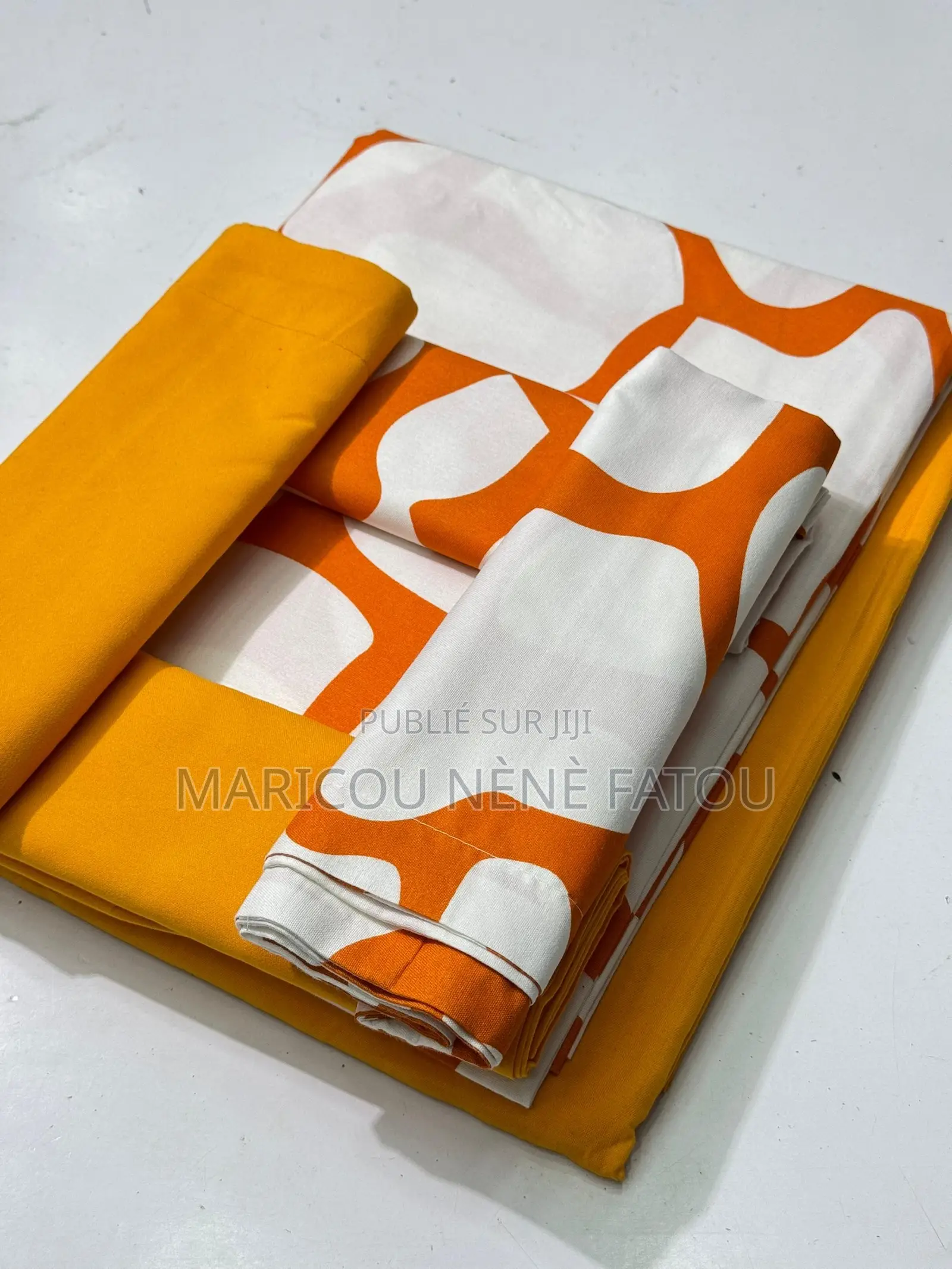 2 Draps De Lits Et 4 Oreillers