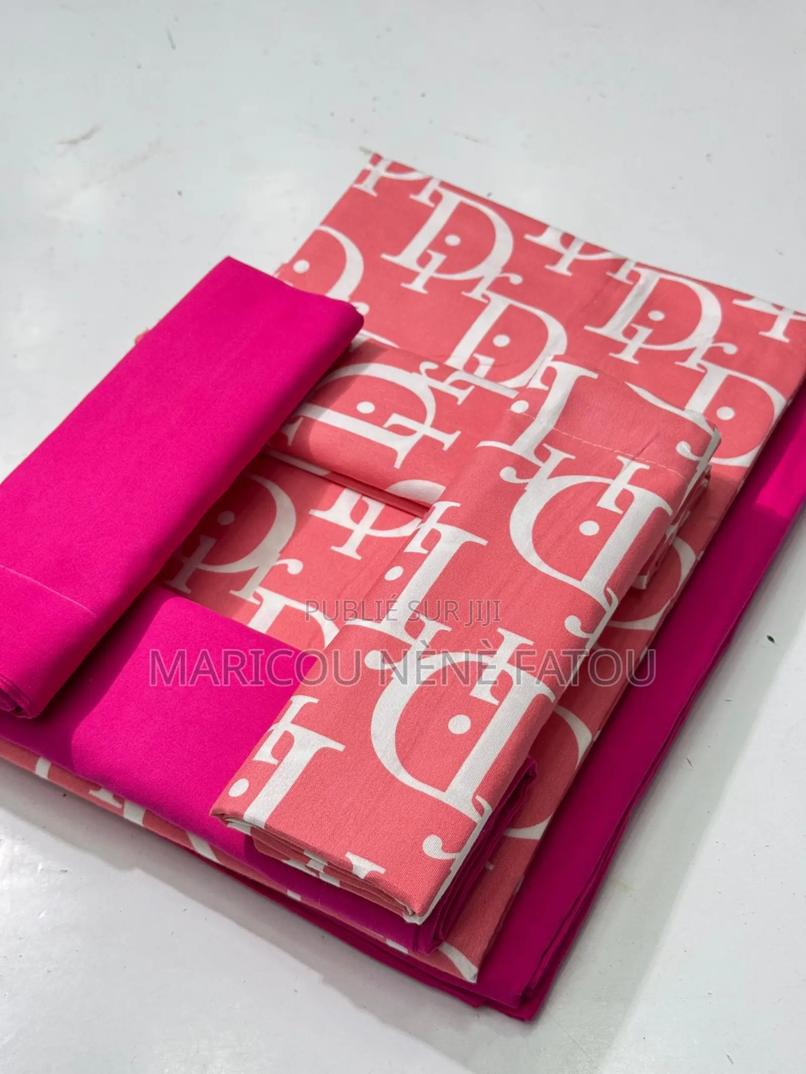 2 Draps De Lits Et 4 Oreillers