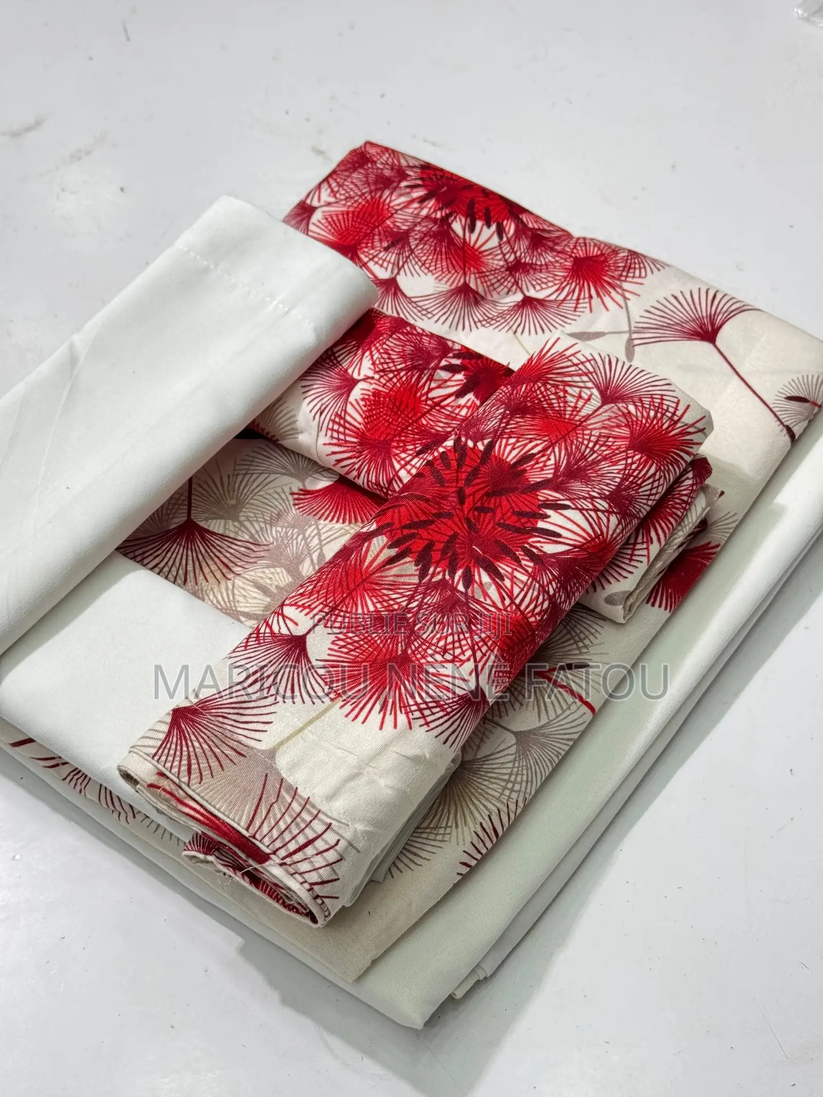 2 Draps De Lits Et 4 Oreillers