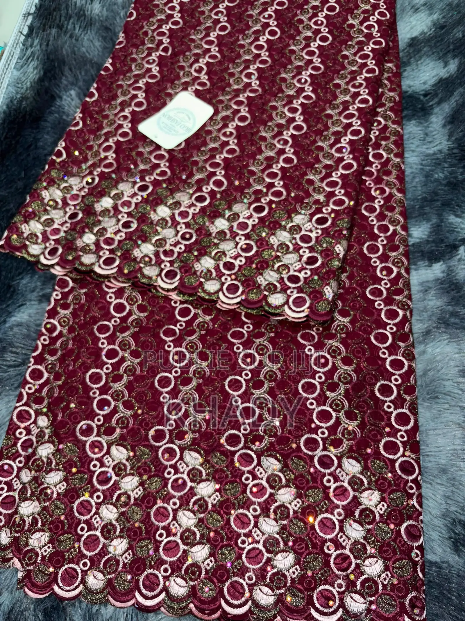 Tissu Broderie