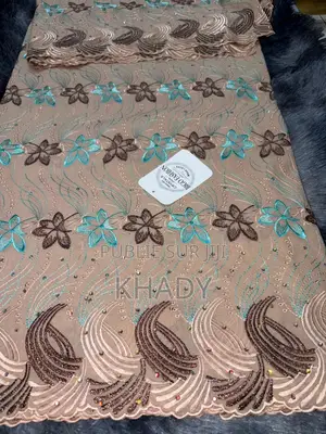 Tissu Broderie