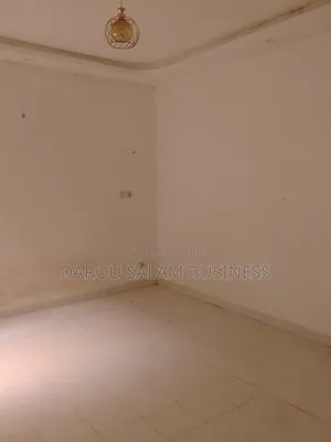 Studio dans Yoff Layén à Louer