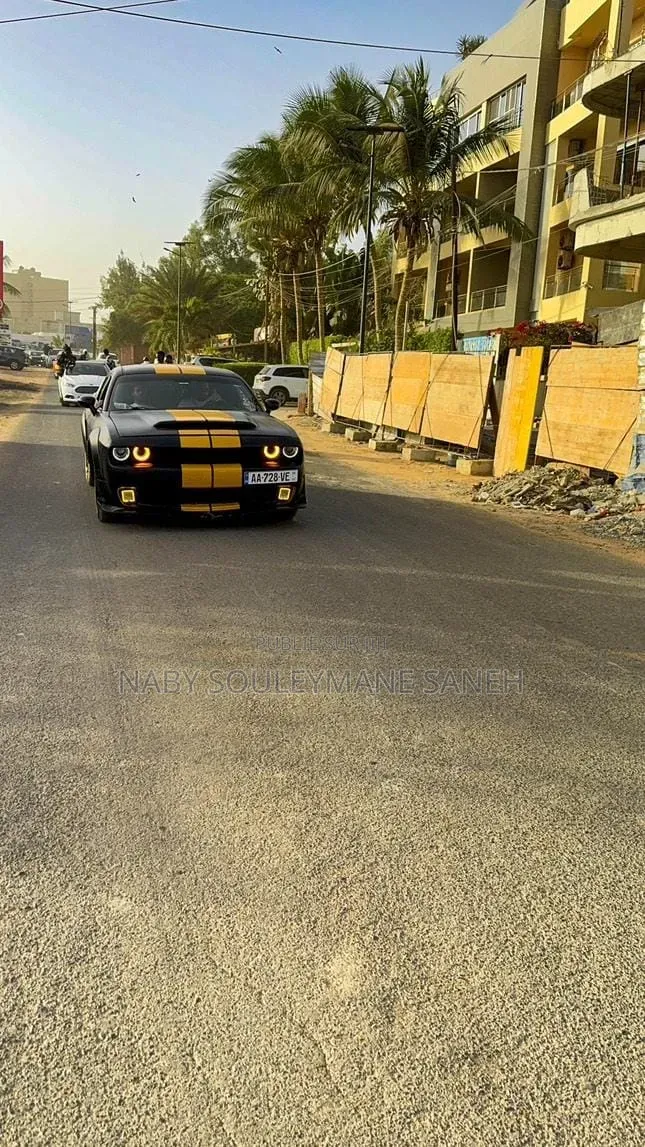 Dodge Challenger 2016 Jaune
