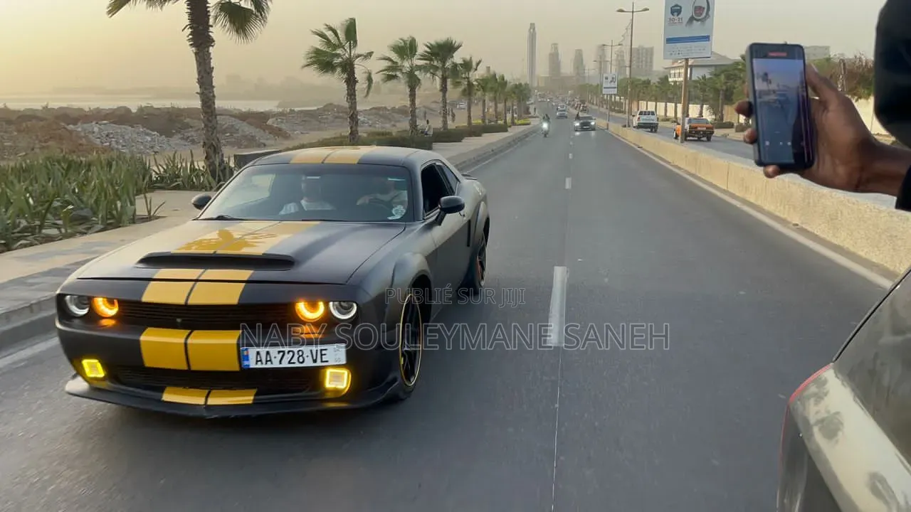 Dodge Challenger 2016 Jaune
