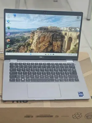 Ordinateur portable Dell Latitude 5330 16GB Intel Core i5 SSD 256GB