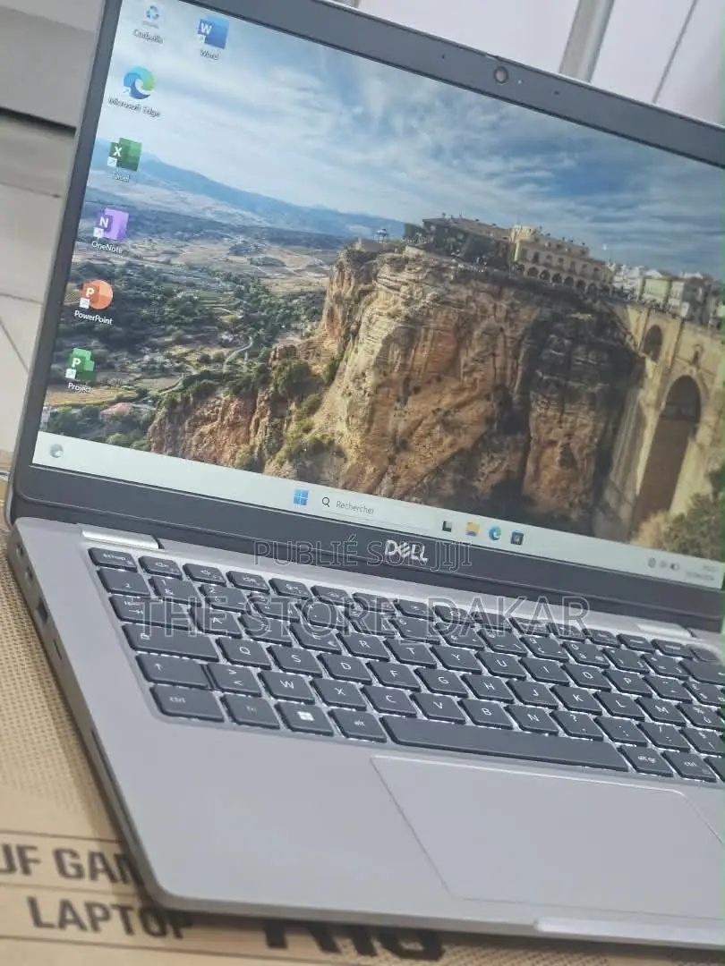 Ordinateur portable Dell Latitude 5330 16GB Intel Core i5 SSD 256GB