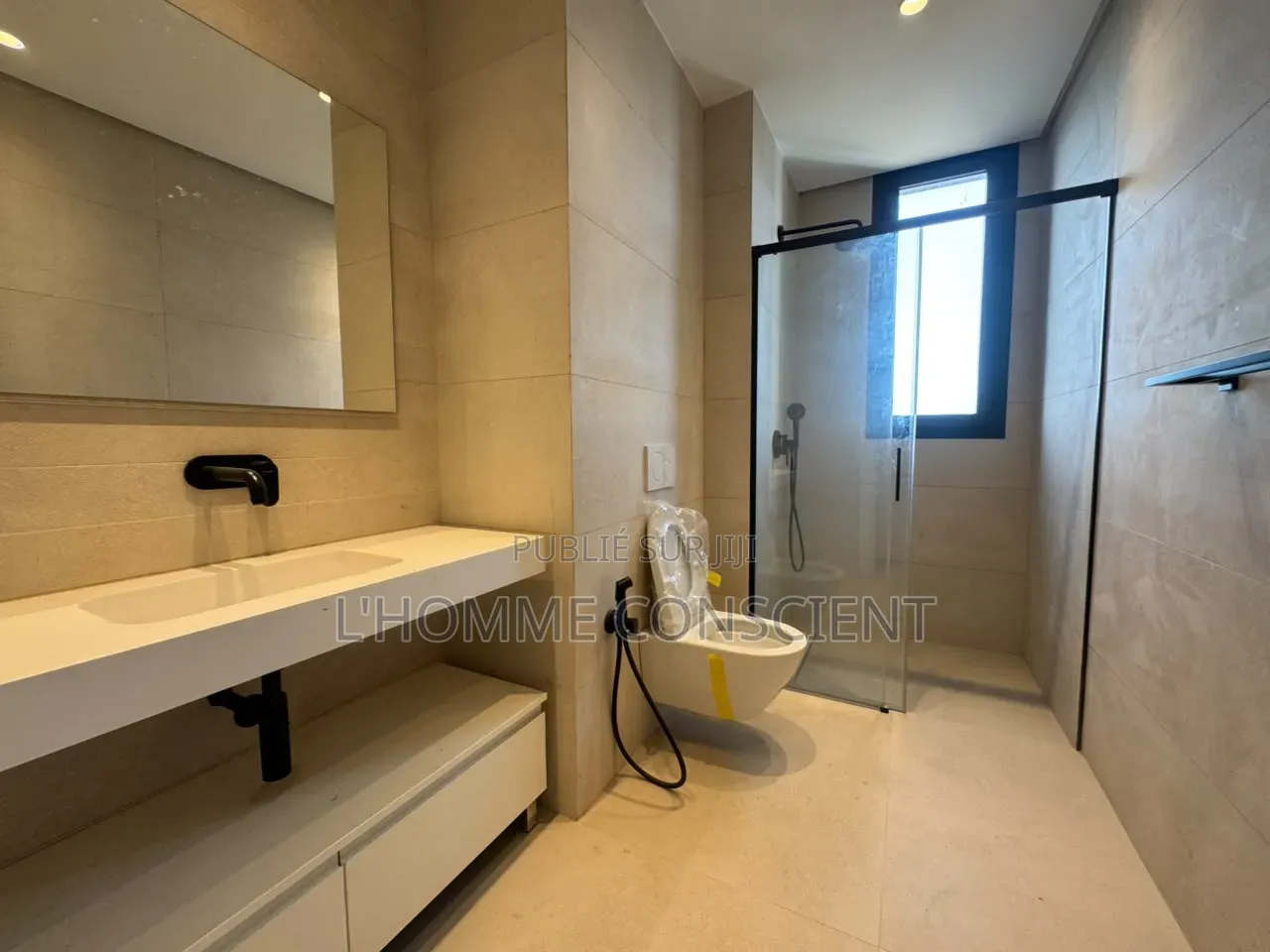 4chbre Appartement dans Fallou Gassama, Almadies à Louer