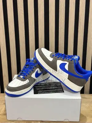  NIKE AIR FORCE 1 BLEU & GRIS  Un Mélange De Couleurs