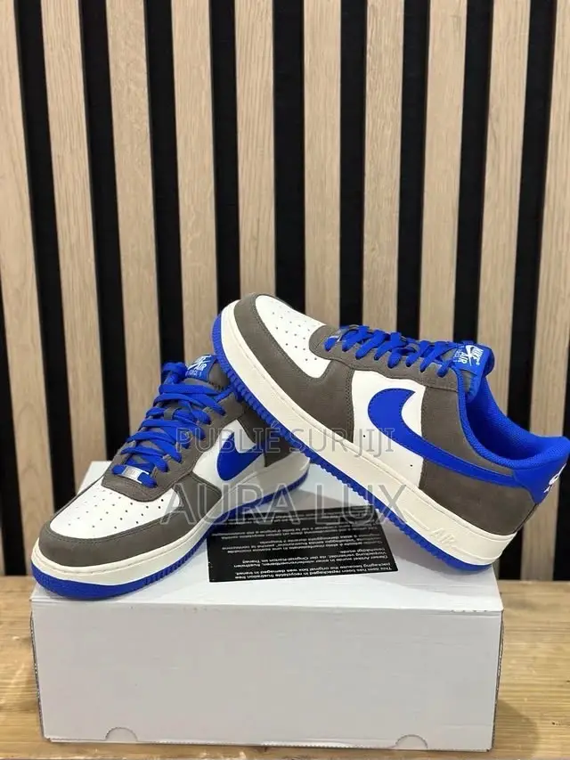  NIKE AIR FORCE 1 BLEU & GRIS  Un Mélange De Couleurs
