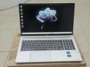 Ordinateur portable HP ProBook 450 G9 16GB Intel Core i7 SSD 512GB